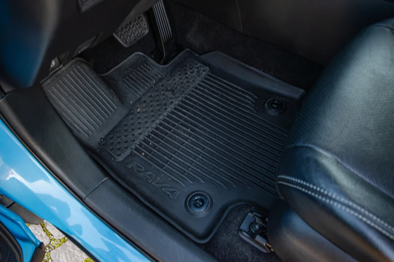 Toyota Rav4 Hybrid 2020 оглед в София / Варна, снимка 17 - Автомобили и джипове - 52964252