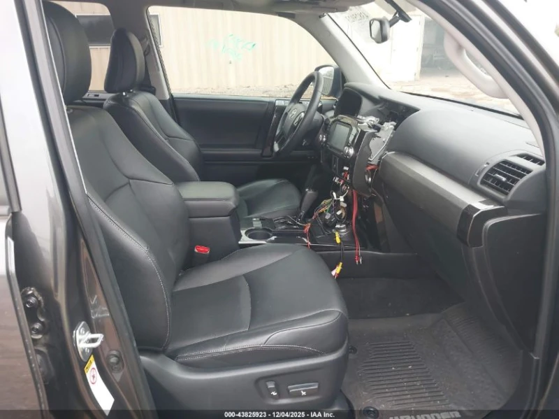 Toyota 4runner 4.0L V-6 DOHC, VVT, 270HP 4X4 Drive, снимка 10 - Автомобили и джипове - 53135390