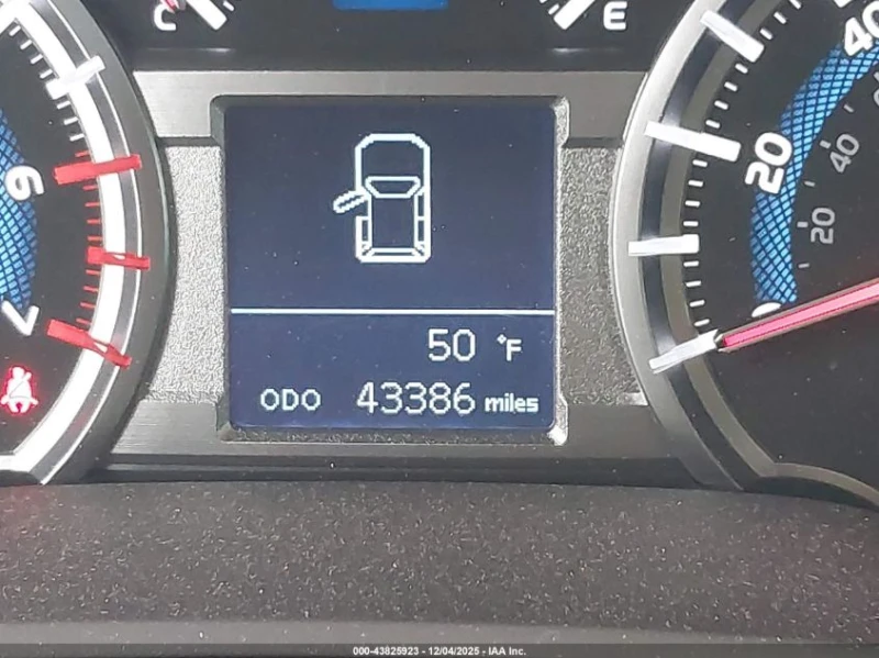 Toyota 4runner 4.0L V-6 DOHC, VVT, 270HP 4X4 Drive, снимка 7 - Автомобили и джипове - 53135390