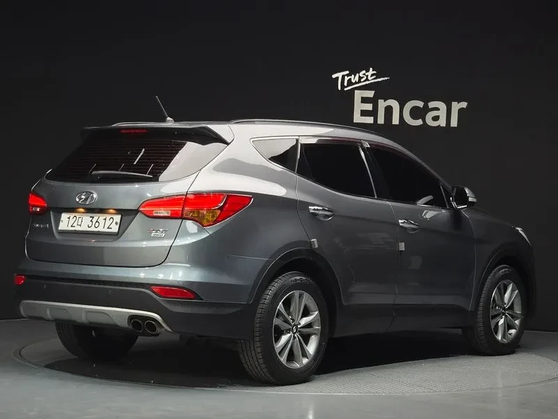 Hyundai Santa fe 2.0 CRDi 4WD - САМО 30% АВАНС, снимка 2 - Автомобили и джипове - 56159101