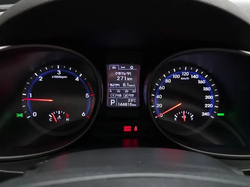 Hyundai Santa fe 2.0 CRDi 4WD - САМО 30% АВАНС, снимка 8 - Автомобили и джипове - 56159101