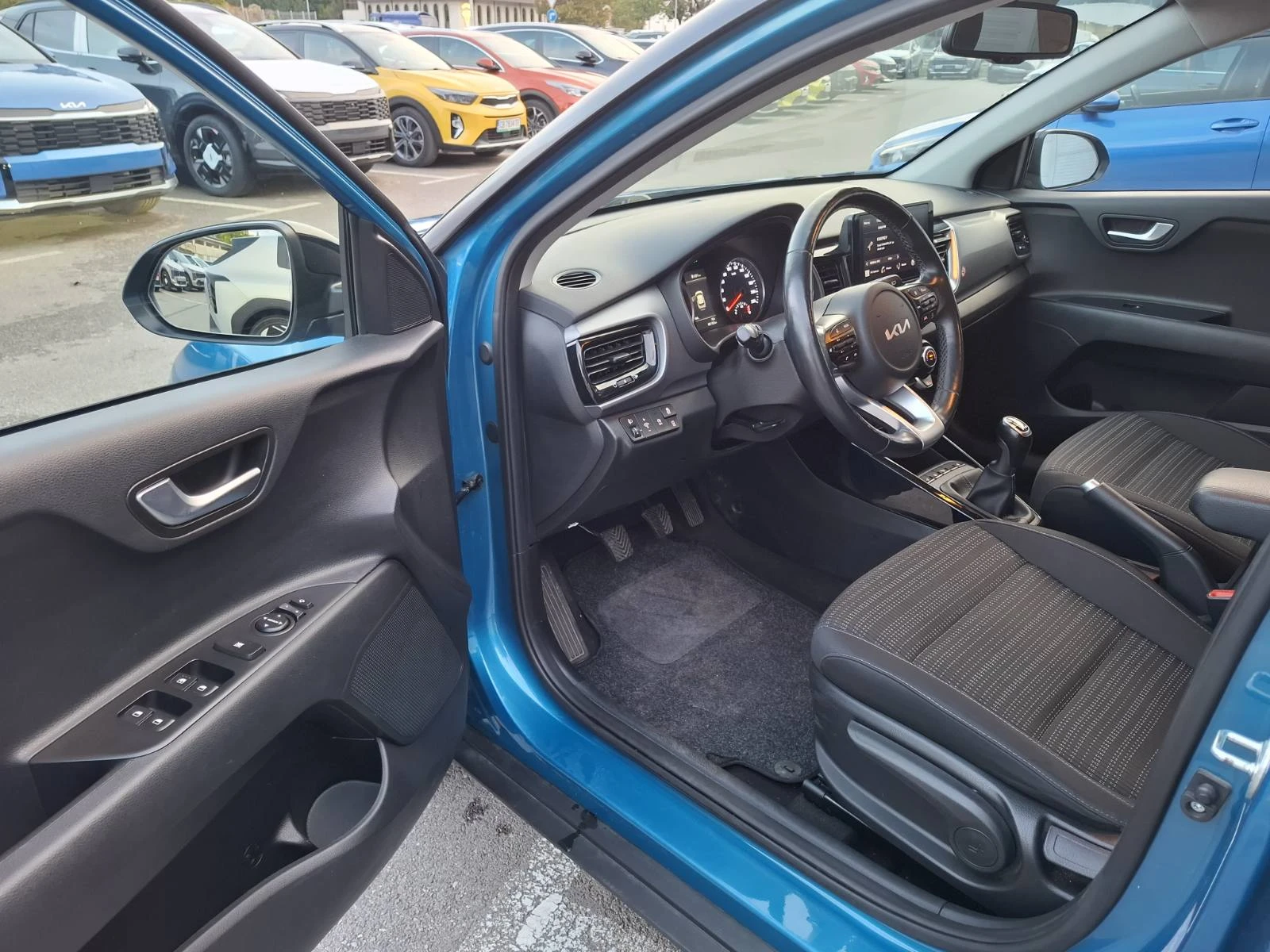 Kia Stonic 1.0 ТУРБО ГАРАНЦИЯ - изображение 9