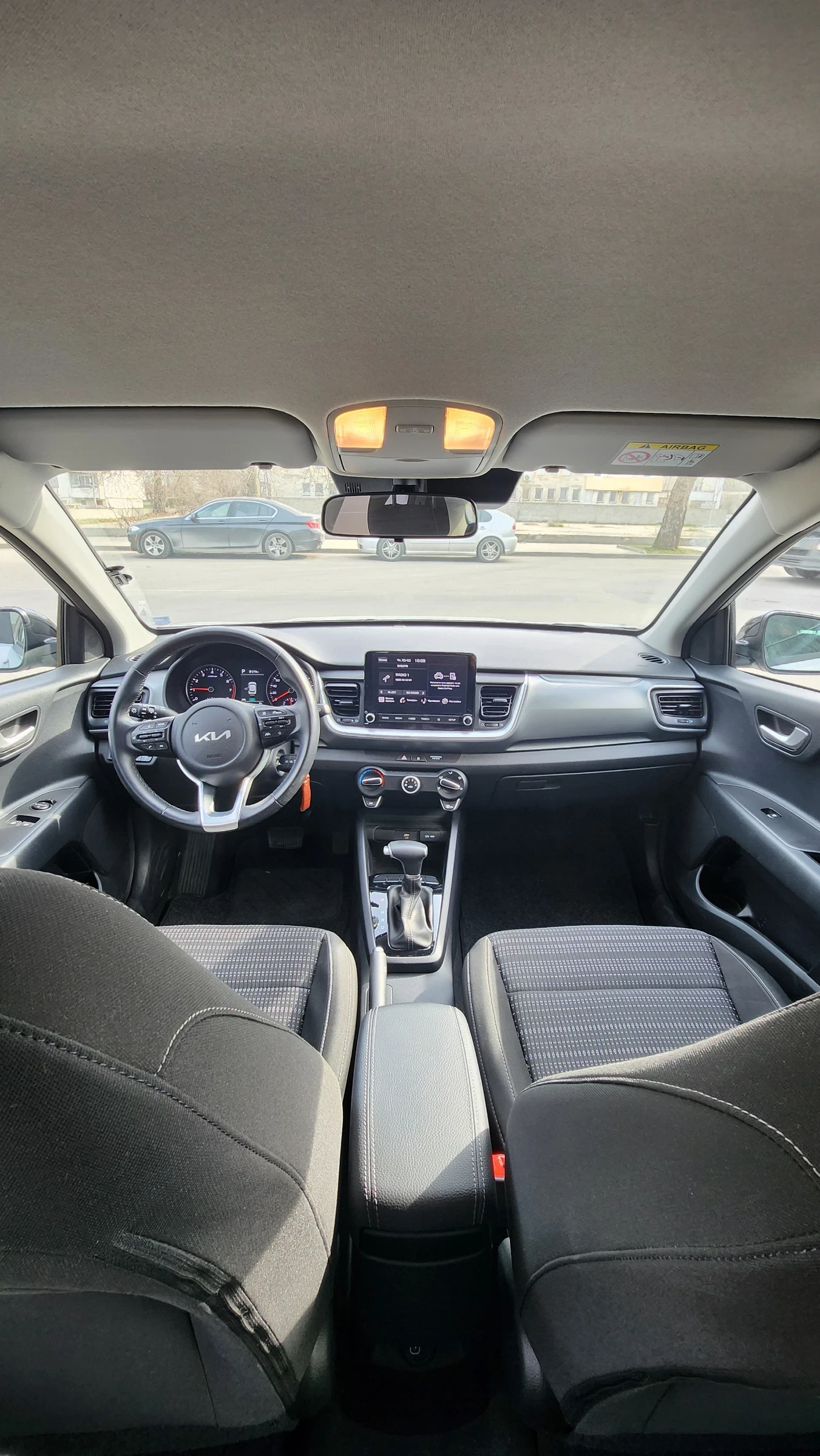 Kia Stonic, снимка 9 - Автомобили и джипове - 53720000