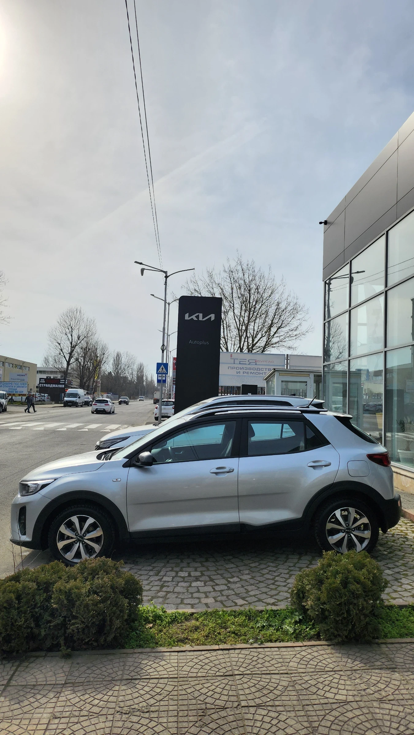 Kia Stonic, снимка 4 - Автомобили и джипове - 53720000