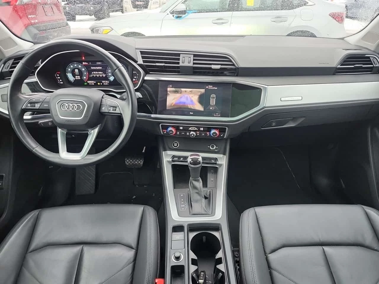 Audi Q3 * KOMFORT * PANO * 2 КЛЮЧА * ПОДГРЕВ * КАМЕРА, снимка 10 - Автомобили и джипове - 53728902