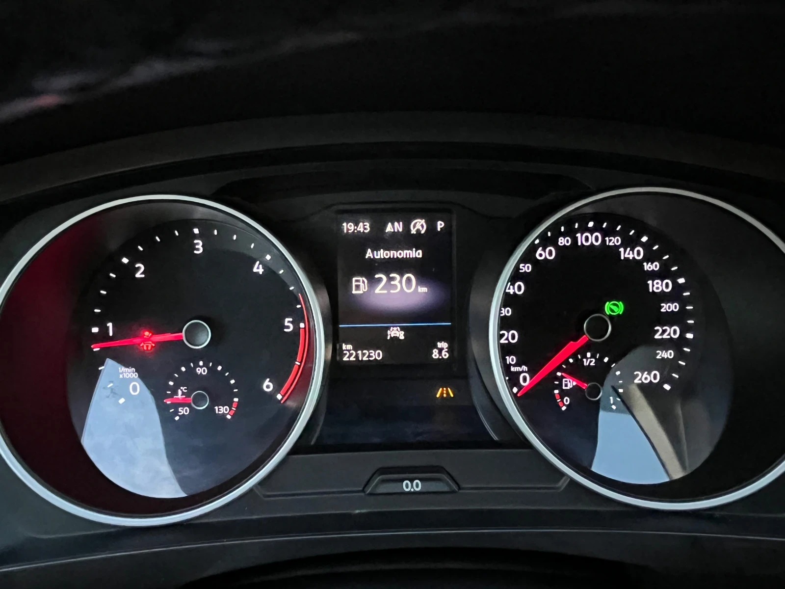 VW Tiguan 2.0TDI.4-Motion.Avtomat.Собствен лизинг!!!, снимка 14 - Автомобили и джипове - 54671970