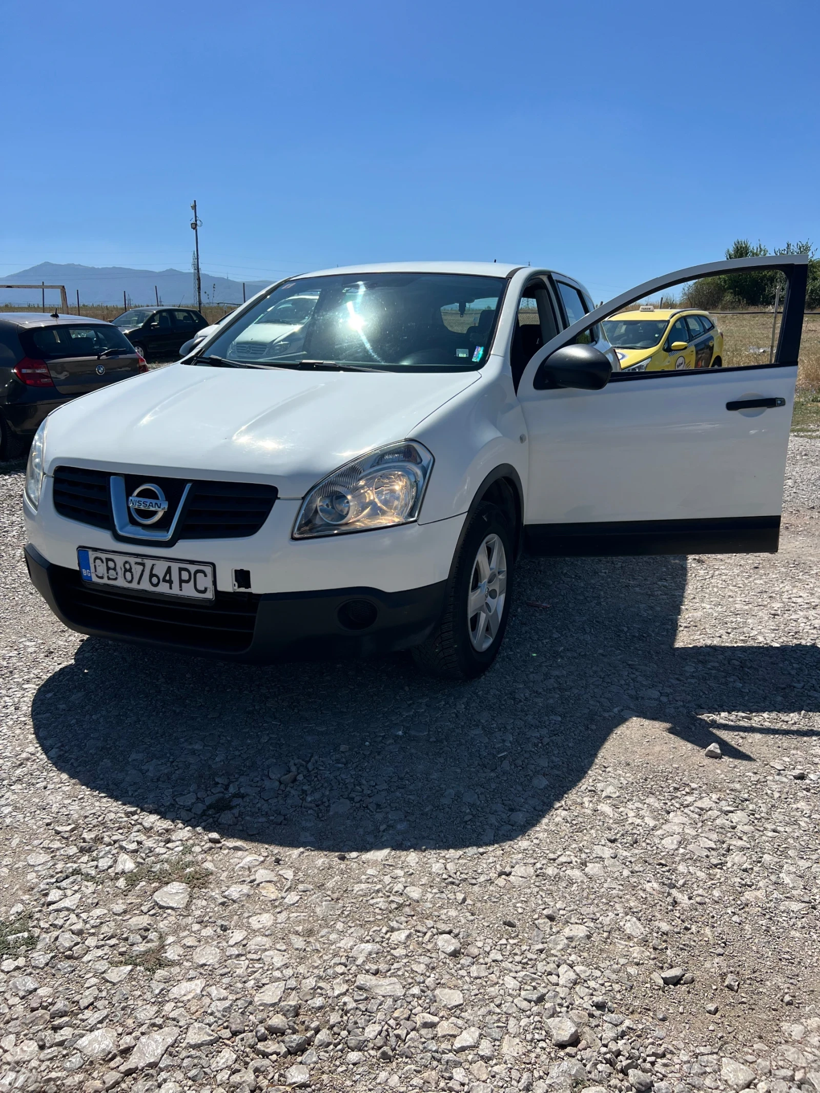 Nissan Qashqai, снимка 3 - Автомобили и джипове - 56018641