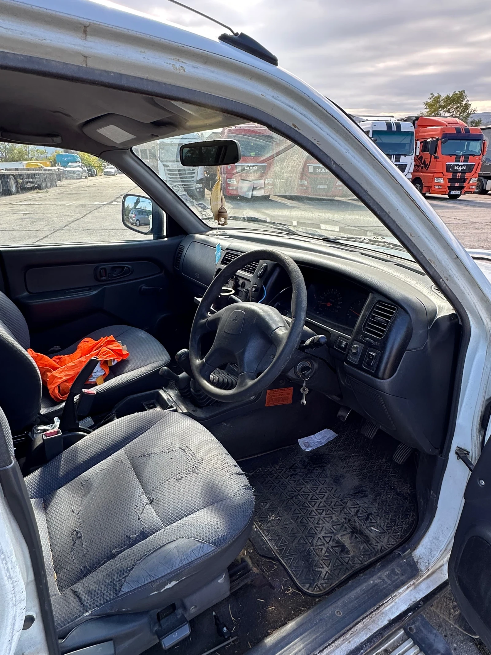 Mitsubishi L200 2.5 116 2004 , снимка 3 - Автомобили и джипове - 56712629