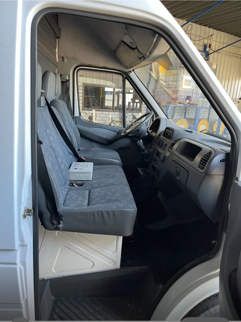 Mercedes-Benz Sprinter 313 / Оригинален вид! / Средна база , снимка 8 - Бусове и автобуси - 52800719