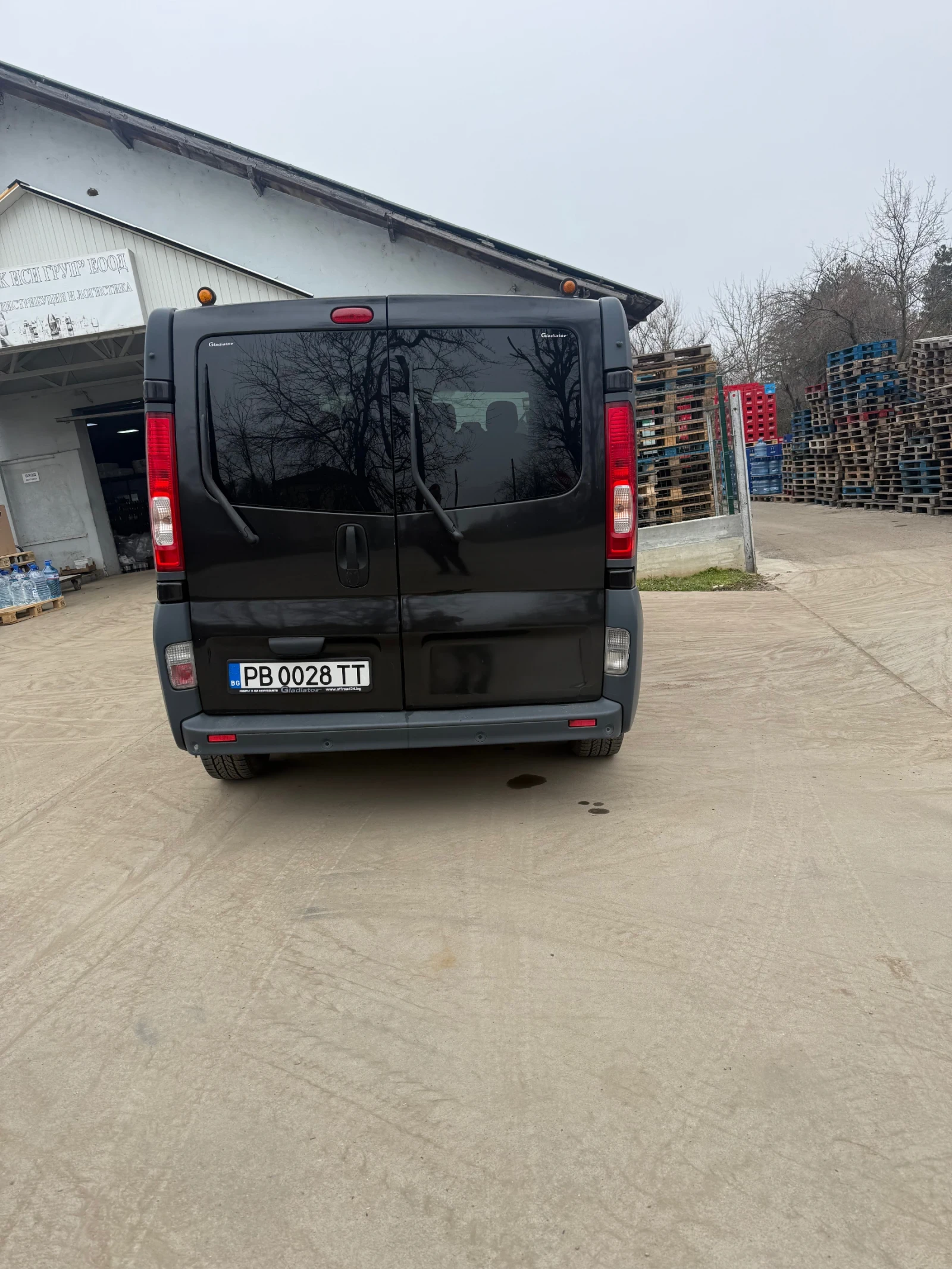 Renault Trafic 2.0, снимка 5 - Бусове и автобуси - 54119765