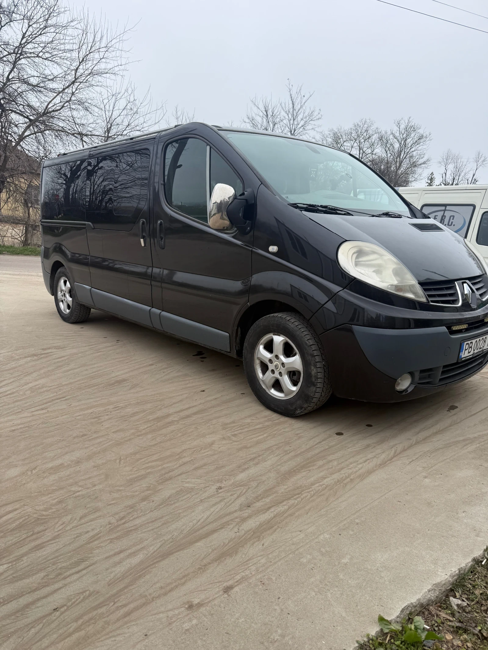 Renault Trafic 2.0, снимка 2 - Бусове и автобуси - 54119765