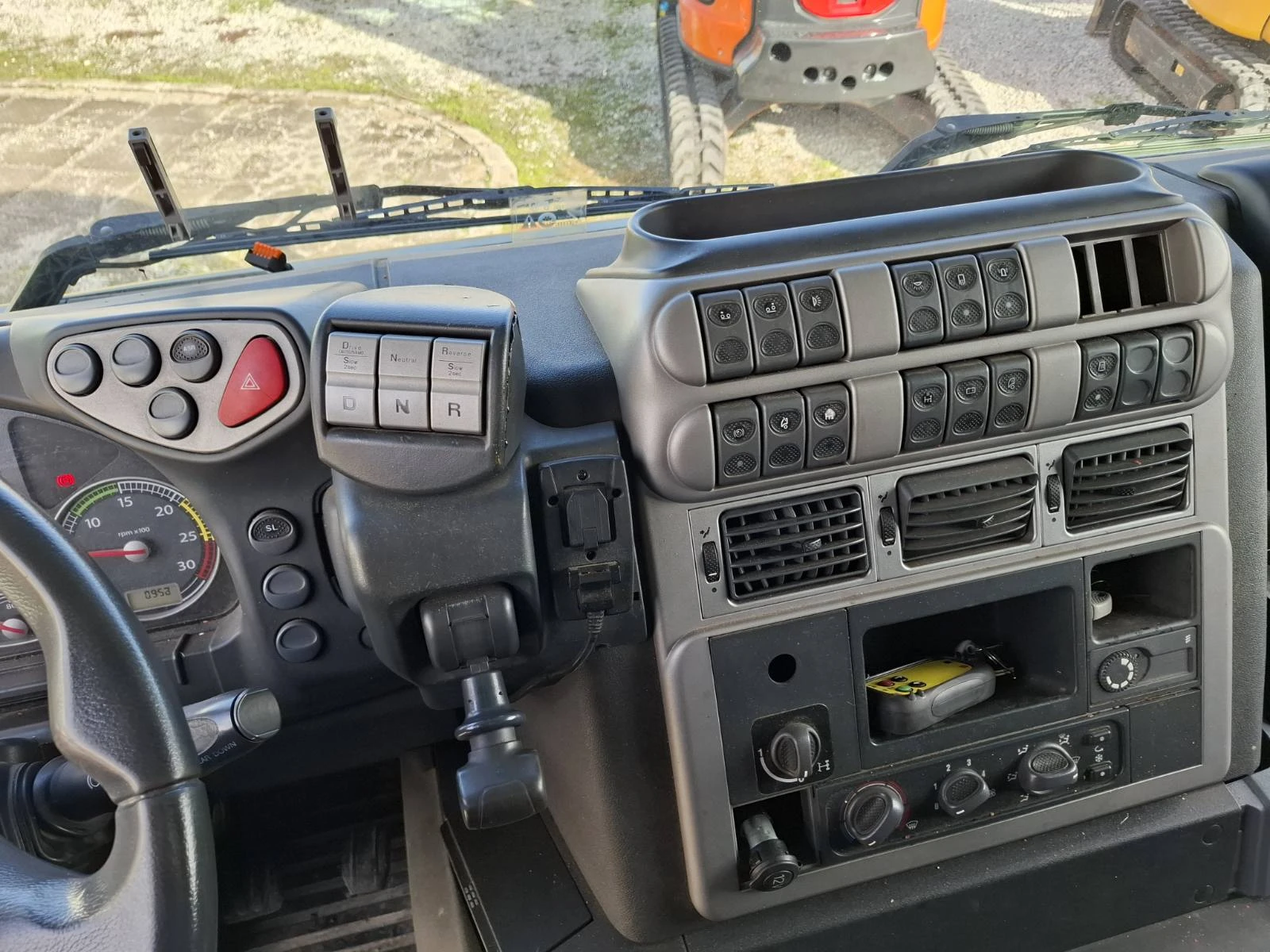 Iveco Stralis 260S45   +  | Mobile.bg   16