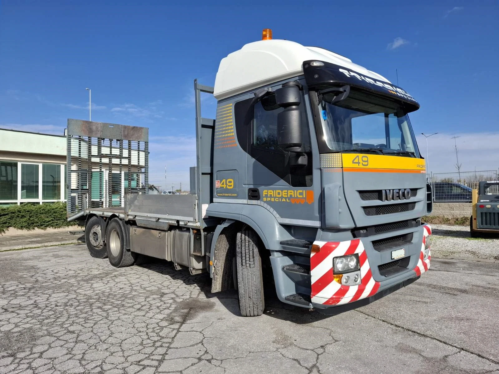 Iveco Stralis 260S45 + ПЛАТФОРМАЛЕБЕДКА - изображение 3