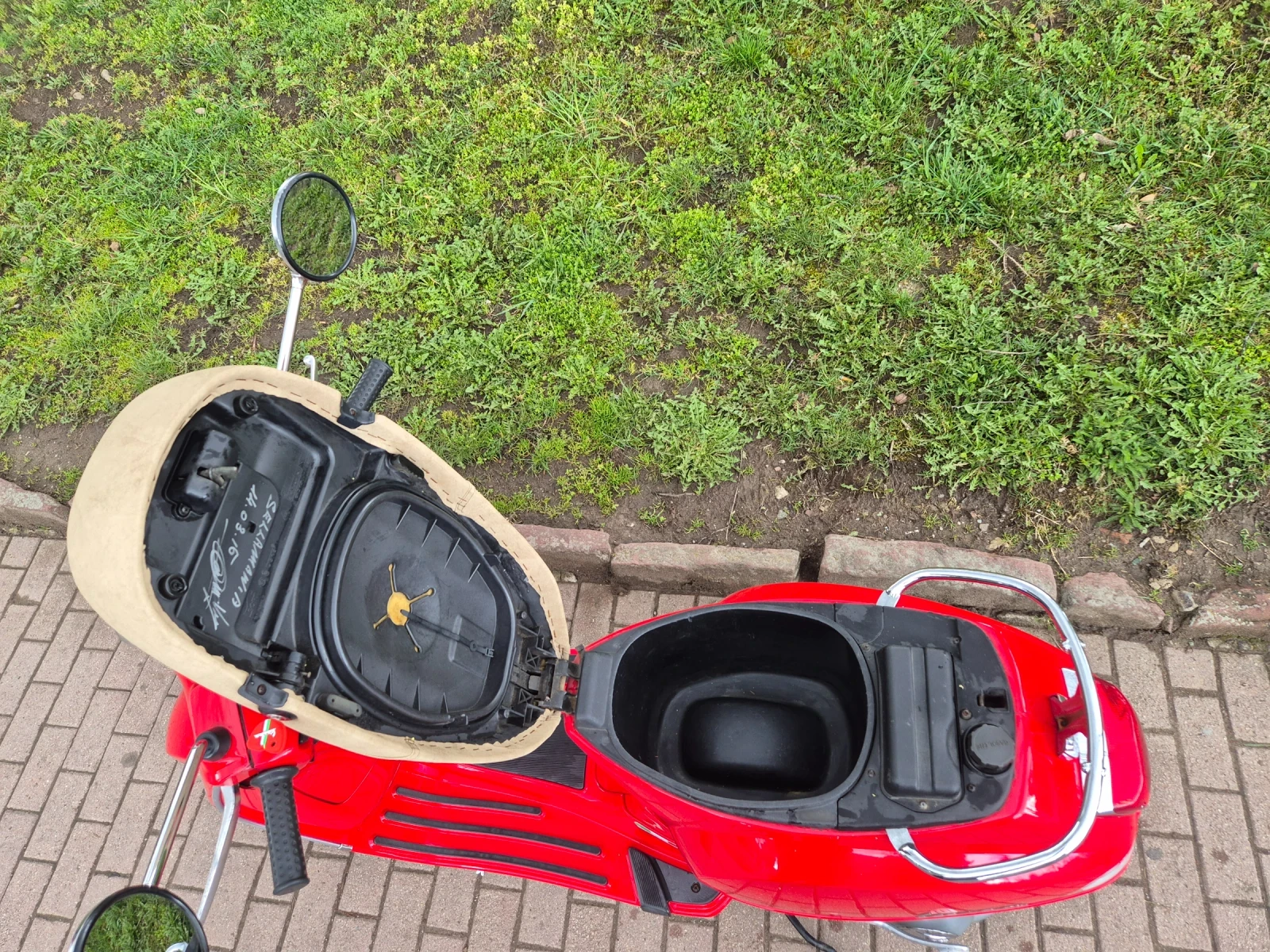 Vespa 125 Отлично състояние, снимка 7 - Мотоциклети и мототехника - 54084970