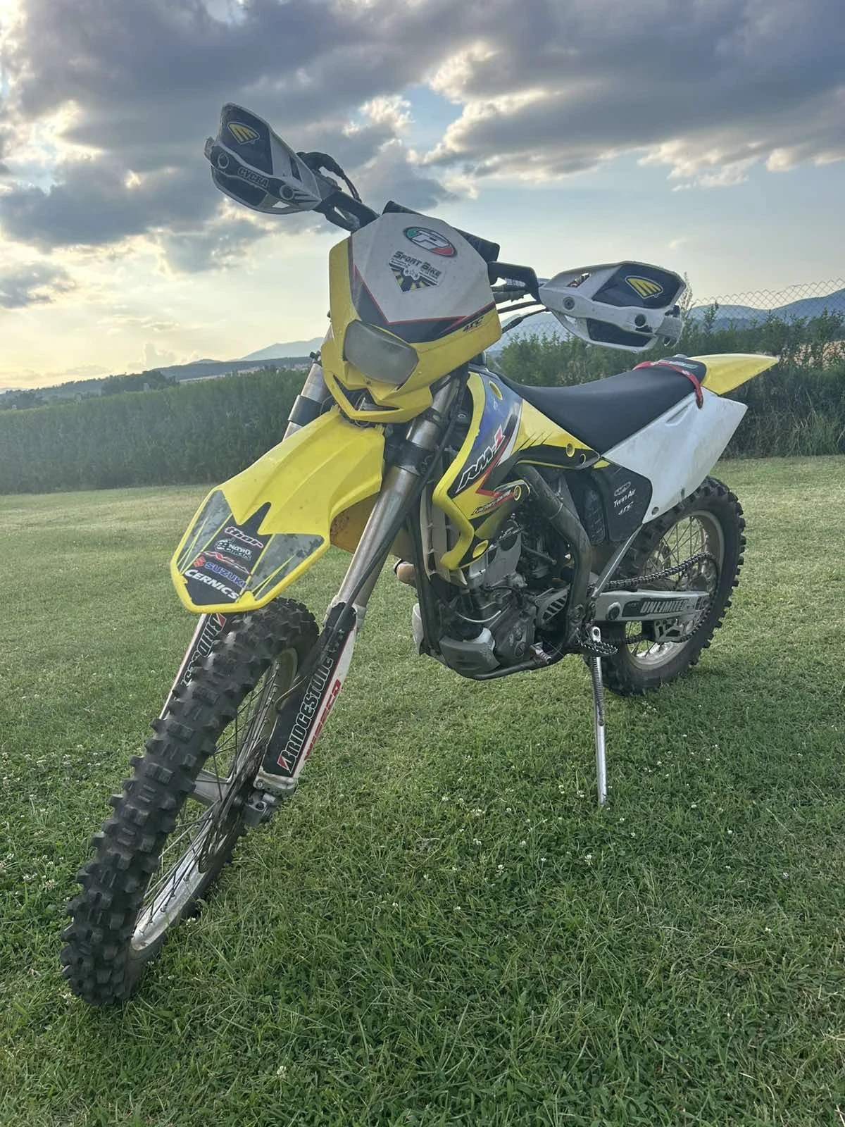 Suzuki Rmz