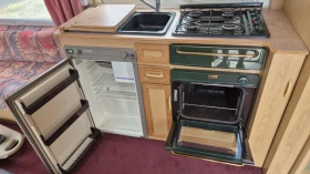 Каравана Swift 450, снимка 6