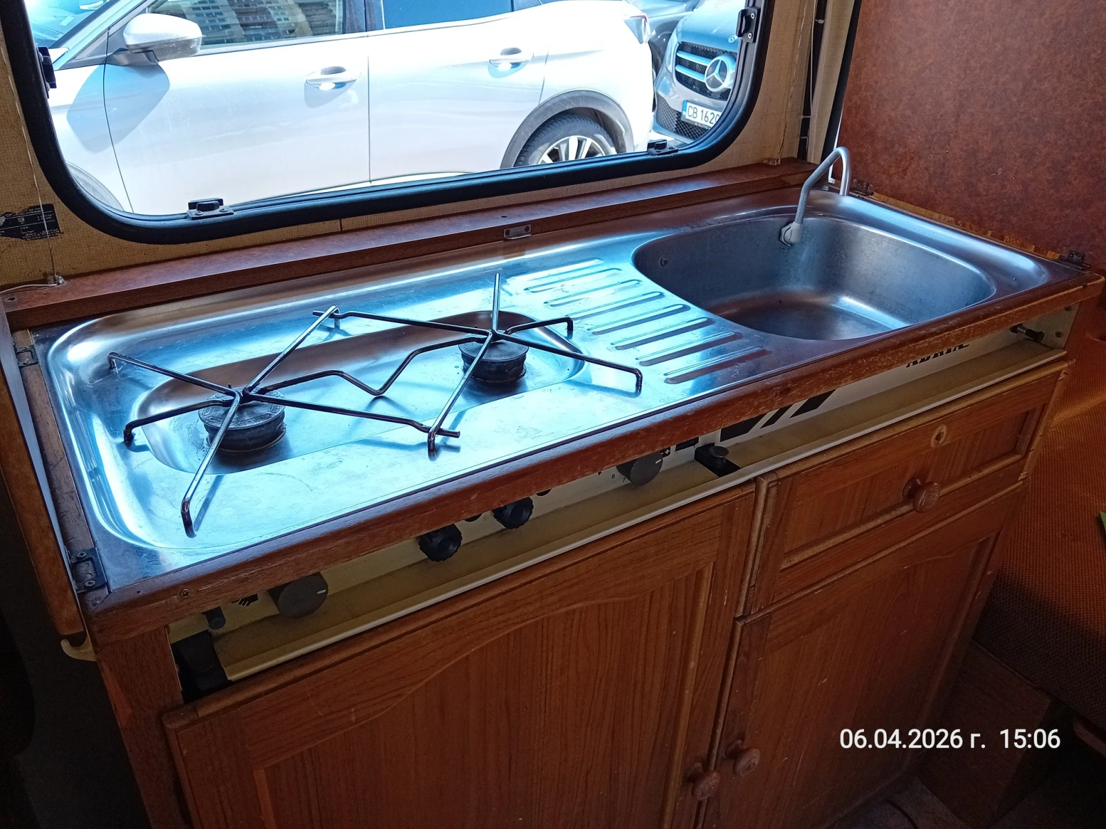 Каравана Adria 4256 DO, снимка 8 - Каравани и кемпери - 54157111