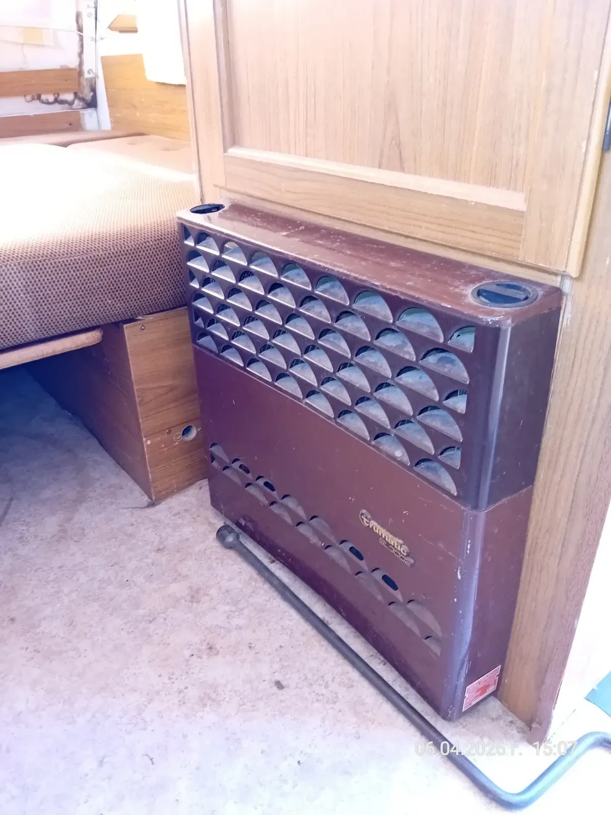 Каравана Adria 4256 DO, снимка 13 - Каравани и кемпери - 54157111