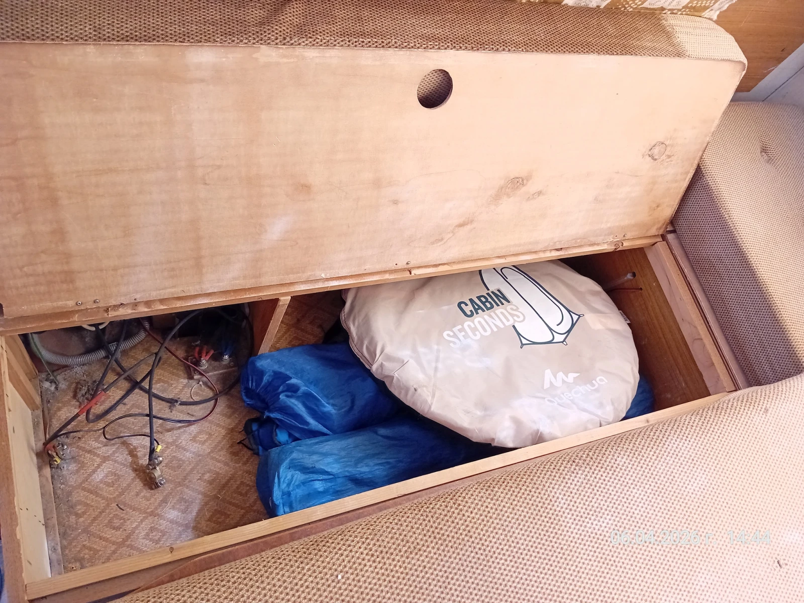 Каравана Adria 4256 DO, снимка 9 - Каравани и кемпери - 54157111