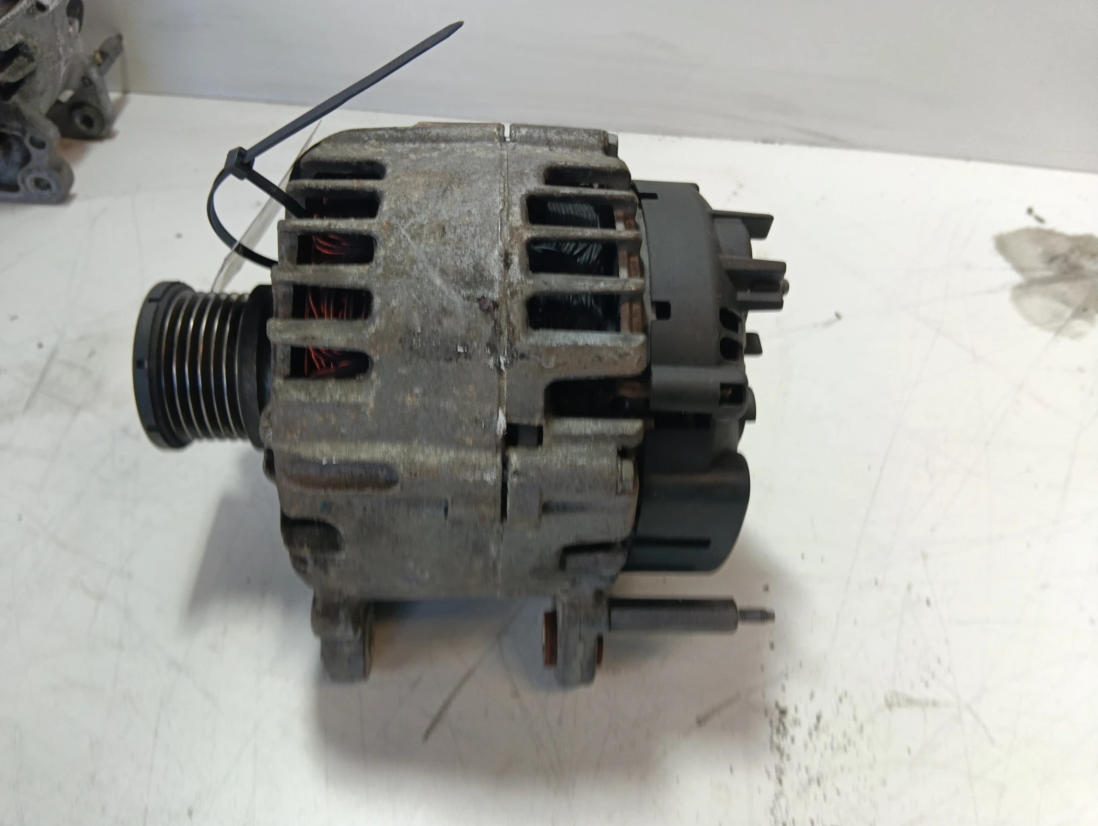 алтернатор 2.0TDI Skoda Superb