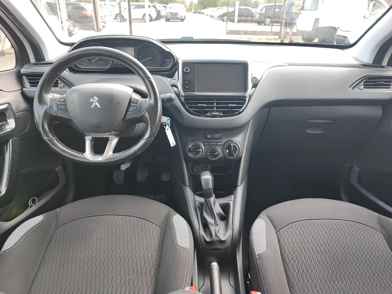 Peugeot 208 1.6BLUE-HDI-LED-EU6, снимка 13 - Автомобили и джипове - 46977017