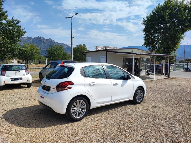 Peugeot 208 1.6BLUE-HDI-LED-EU6, снимка 5 - Автомобили и джипове - 46977017