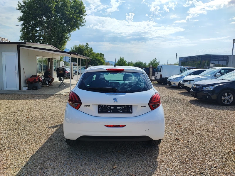 Peugeot 208 1.6BLUE-HDI-LED-EU6, снимка 7 - Автомобили и джипове - 46977017