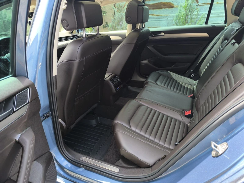 VW Passat Variant B8, снимка 9 - Автомобили и джипове - 51435332