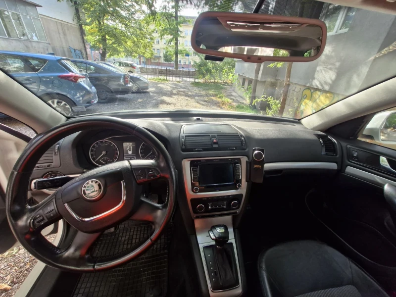 Skoda Octavia, снимка 14 - Автомобили и джипове - 52598039