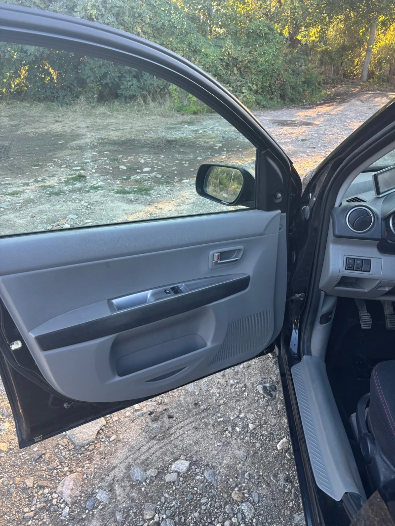 Mazda 2, снимка 12 - Автомобили и джипове - 51945289