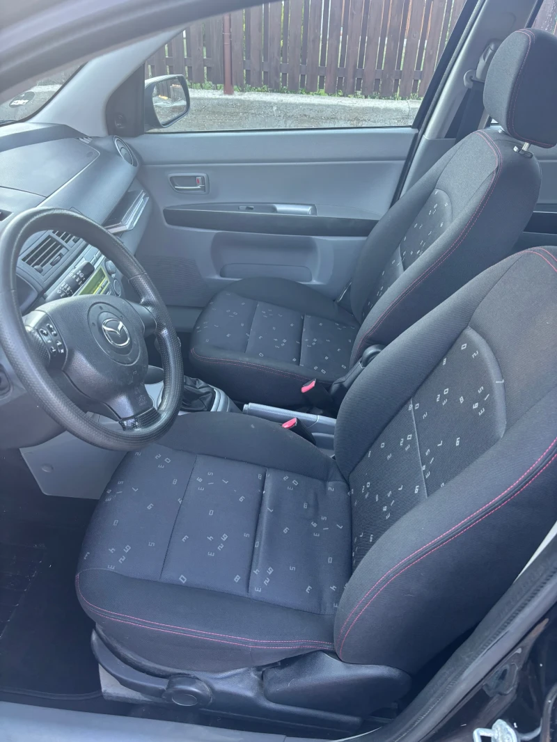 Mazda 2, снимка 15 - Автомобили и джипове - 51945289