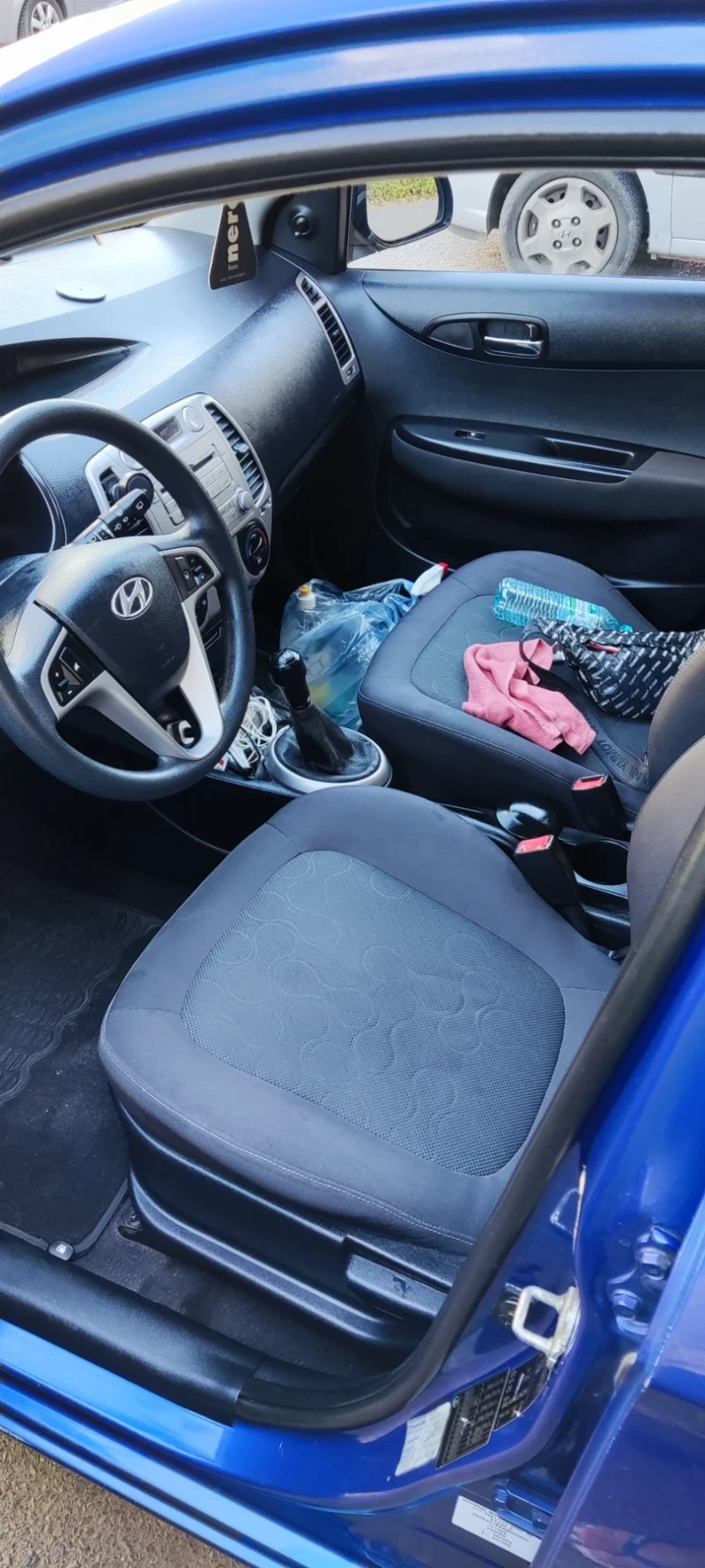 Hyundai I20, снимка 13 - Автомобили и джипове - 53100427