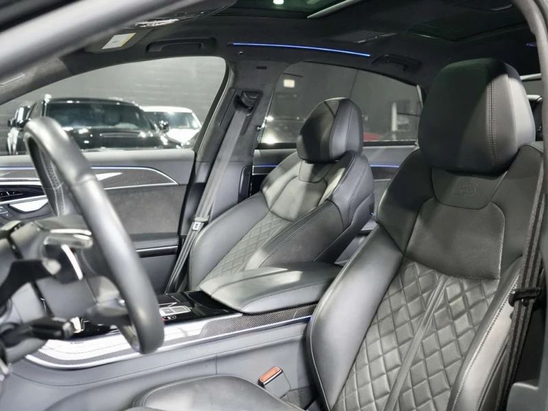 Audi S8 * quattro HUD/CARBON FIBER/BANG&O/PANO/360 CAM, снимка 9 - Автомобили и джипове - 53309308