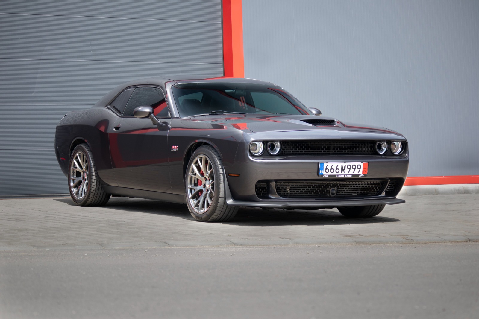 Dodge Challenger SRT 392 6.4 HEMI - изображение 2