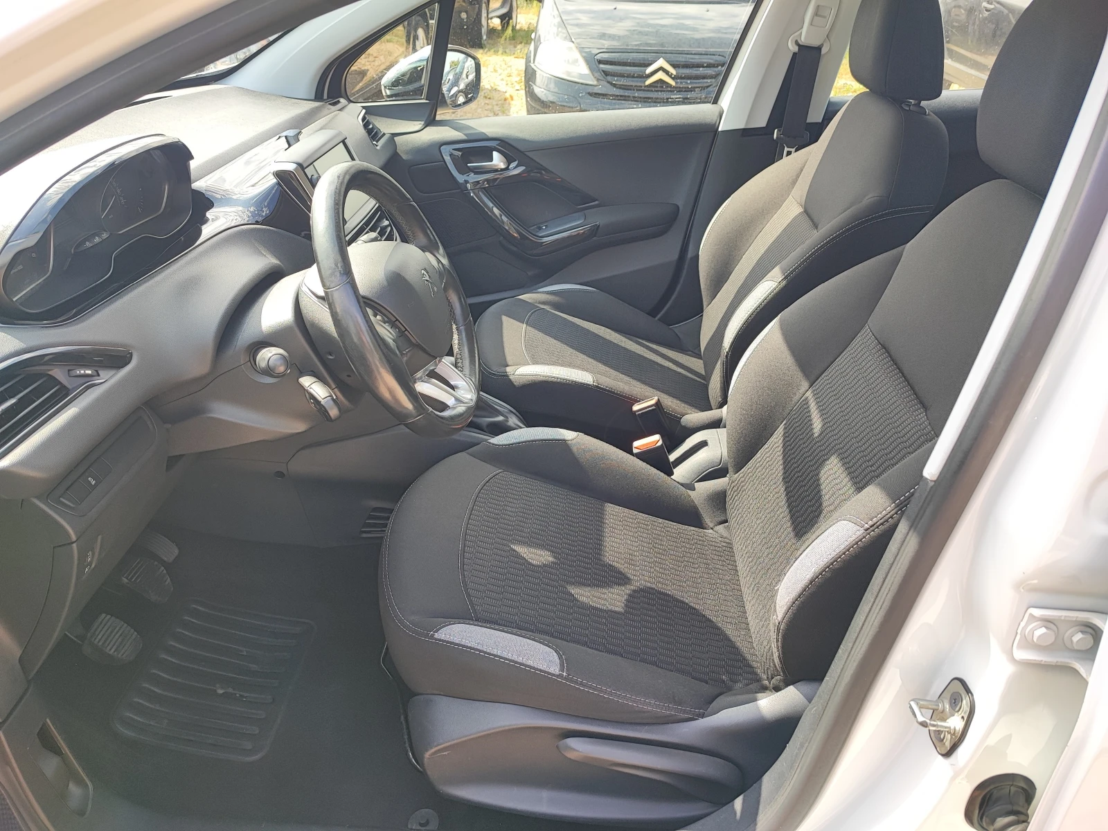 Peugeot 208 1.6BLUE-HDI-LED-EU6 | Mobile.bg — изображение 11