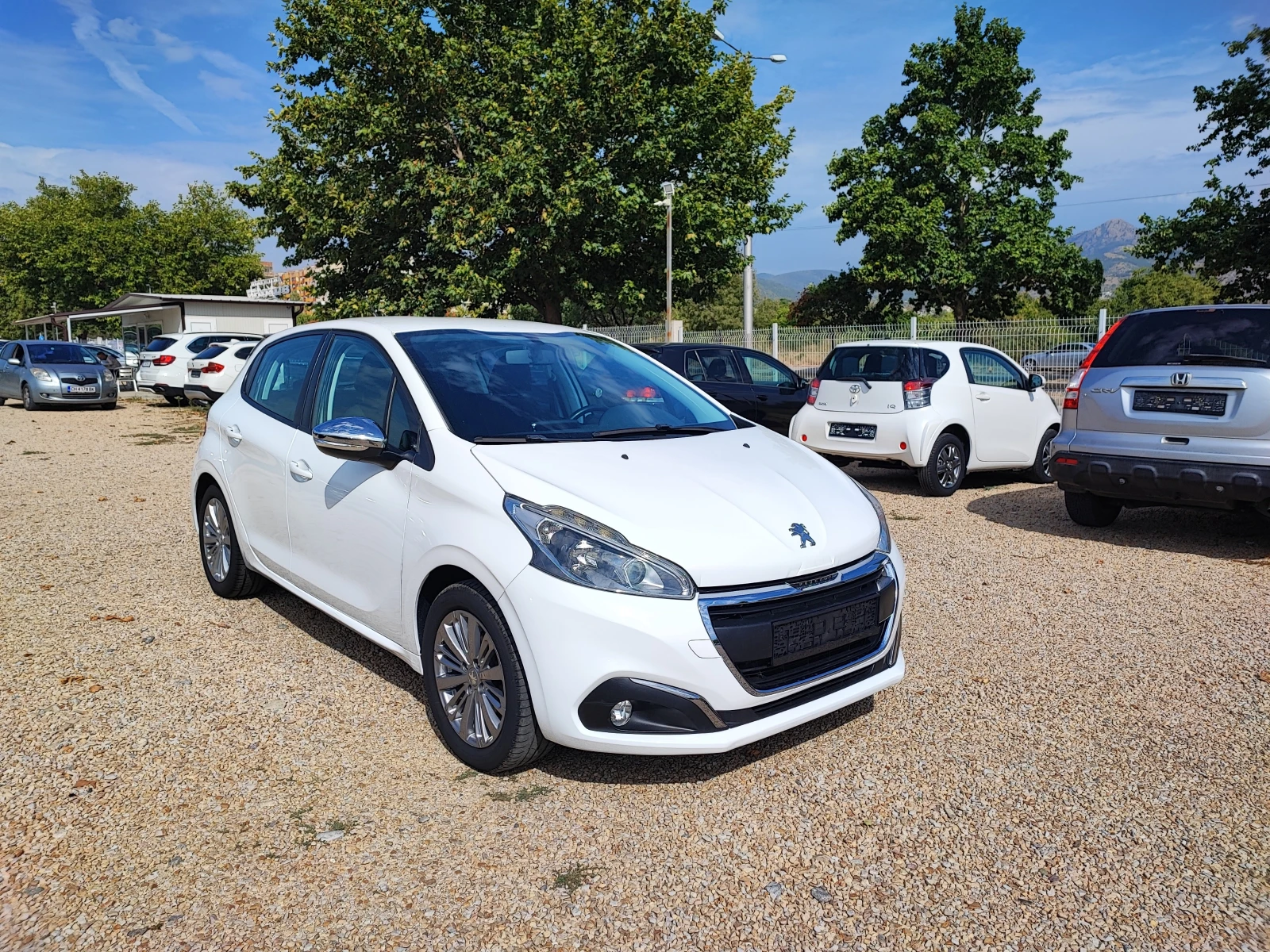 Peugeot 208 1.6BLUE-HDI-LED-EU6 - изображение 3