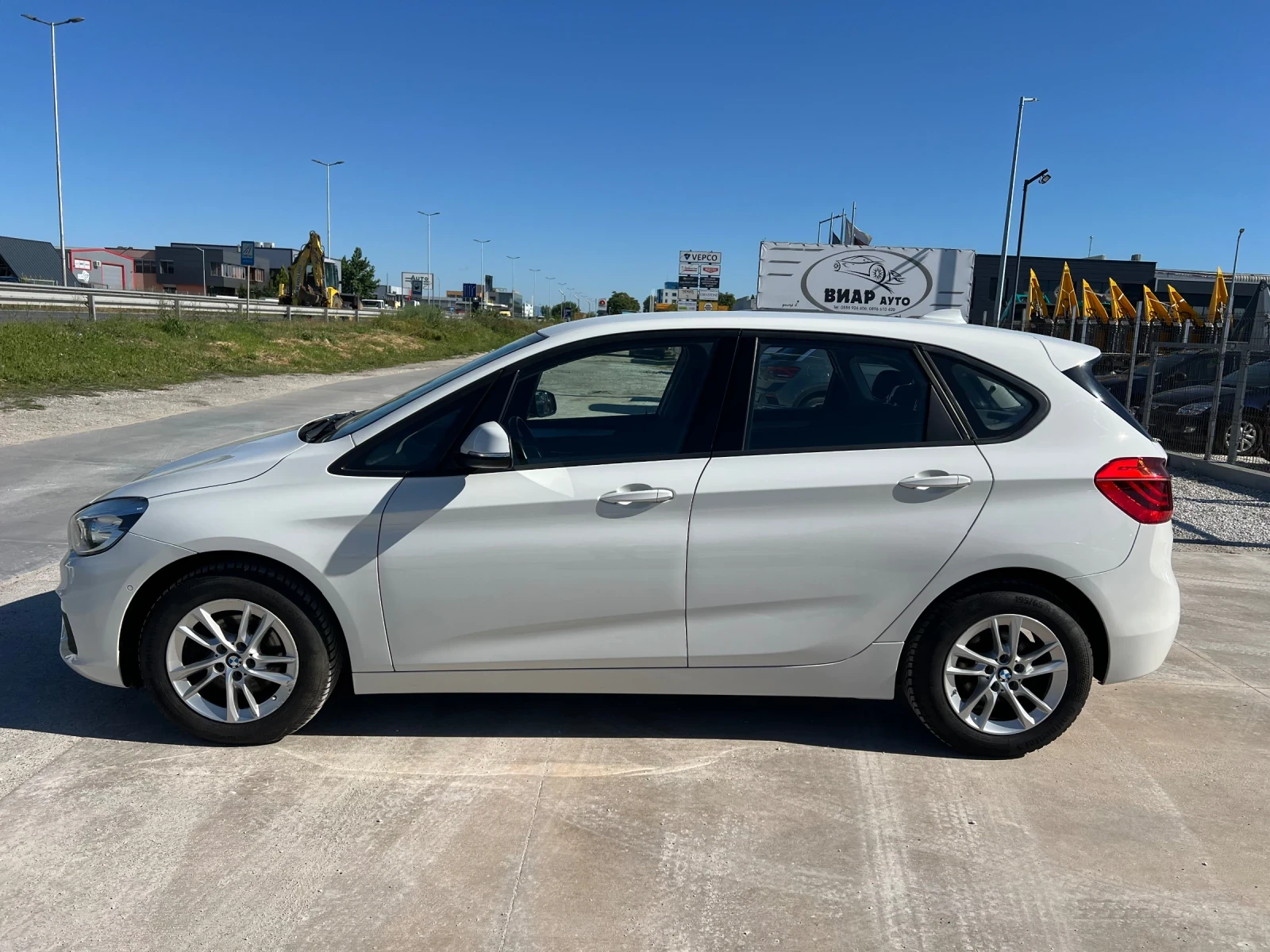 BMW 2 Active Tourer 218D - изображение 7