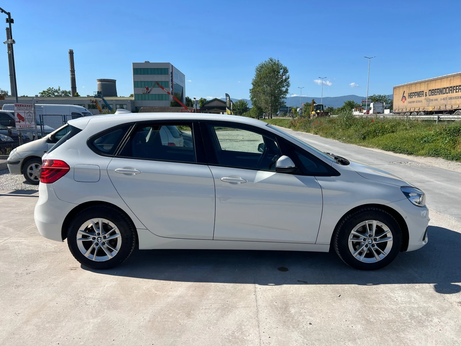 BMW 2 Active Tourer 218D - изображение 4