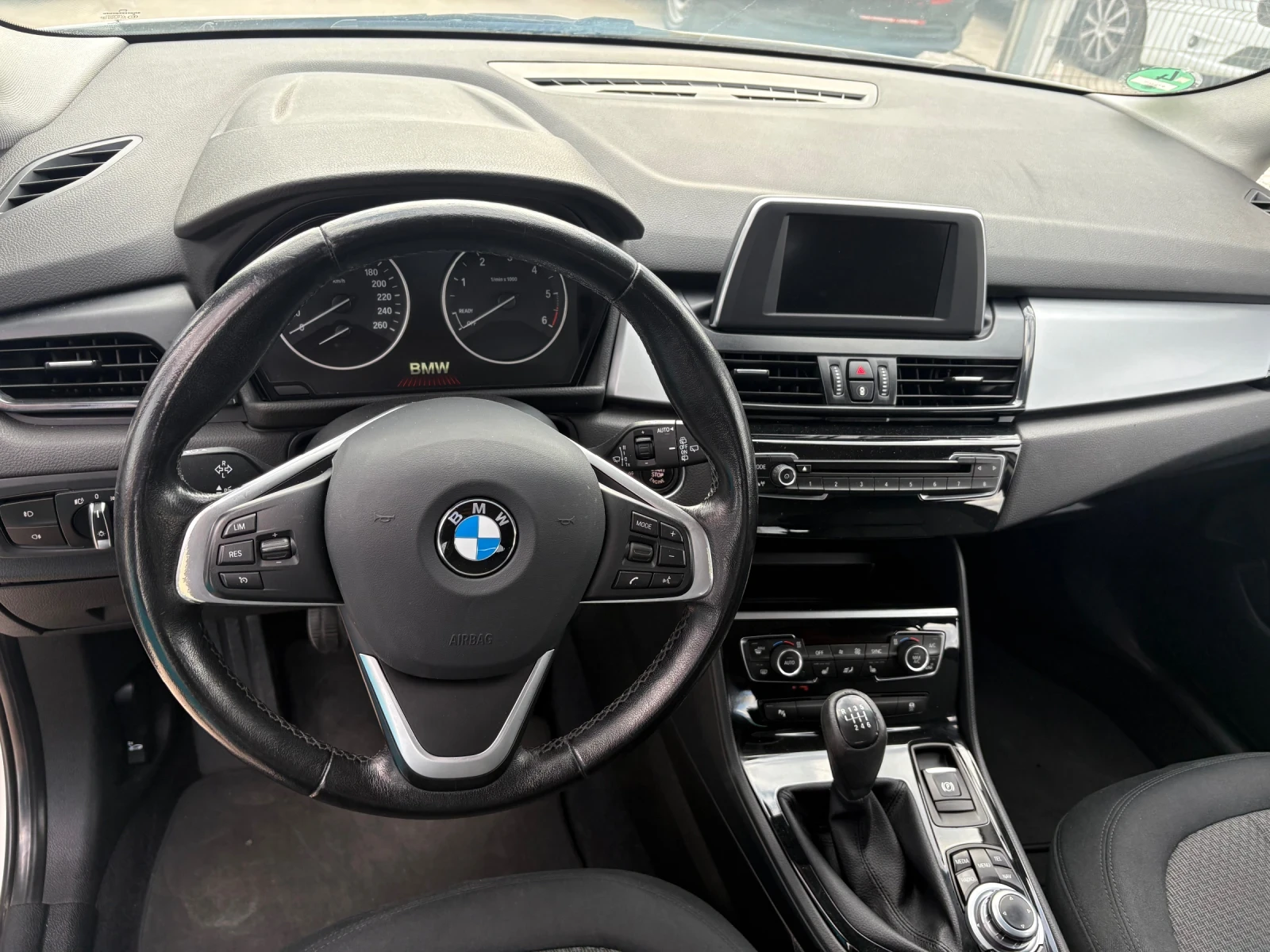 BMW 2 Active Tourer 218D, снимка 12 - Автомобили и джипове - 50361315