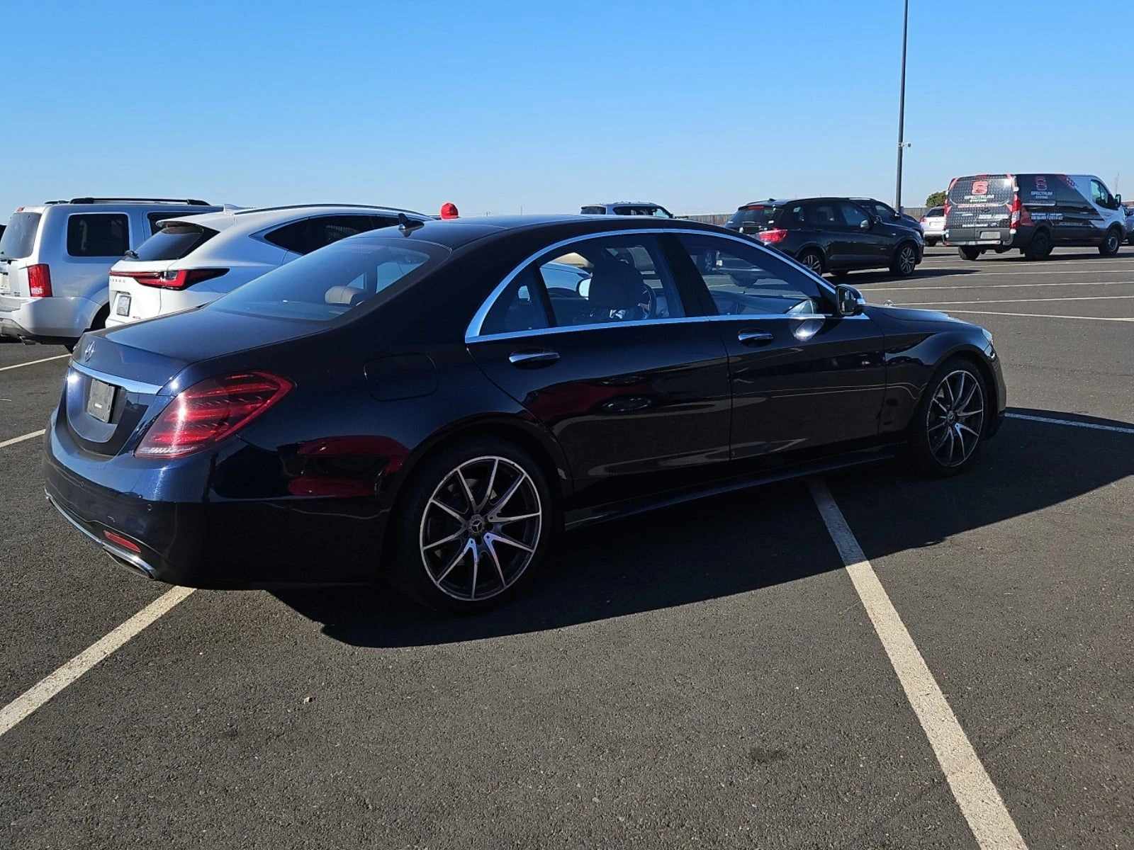 Mercedes-Benz S 560 AMG* DRIVER ASSISTANCE* PREMIUM PACKAGE - изображение 6