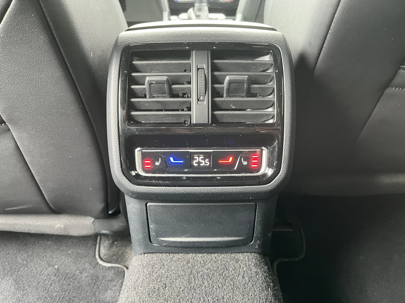 VW Arteon R-Line 2.0 TSI 280 HP 4Motion - изображение 10