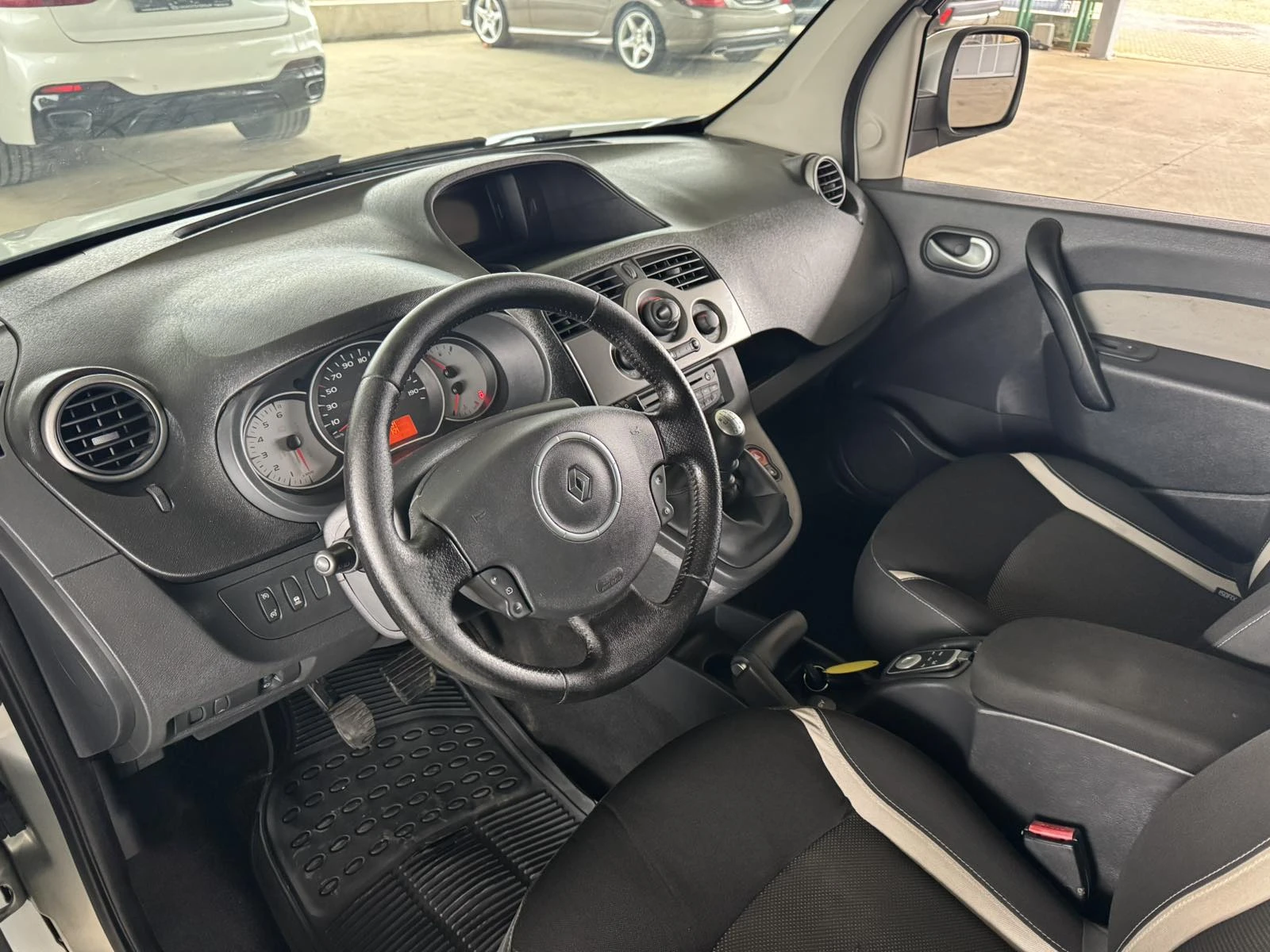 Renault Kangoo 1.5* 110ps* 6ск* НАВИ* ПАРКТ* АВТОПИЛОТ - изображение 9