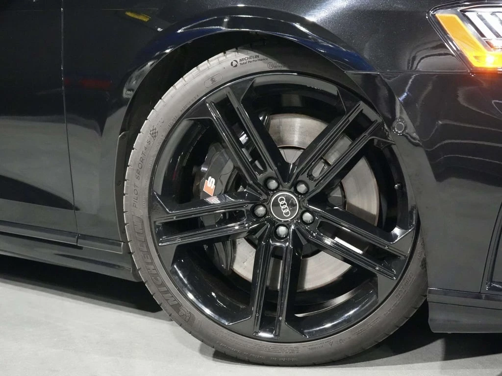 Audi S8 * quattro HUD/CARBON FIBER/BANG&O/PANO/360 CAM - изображение 4