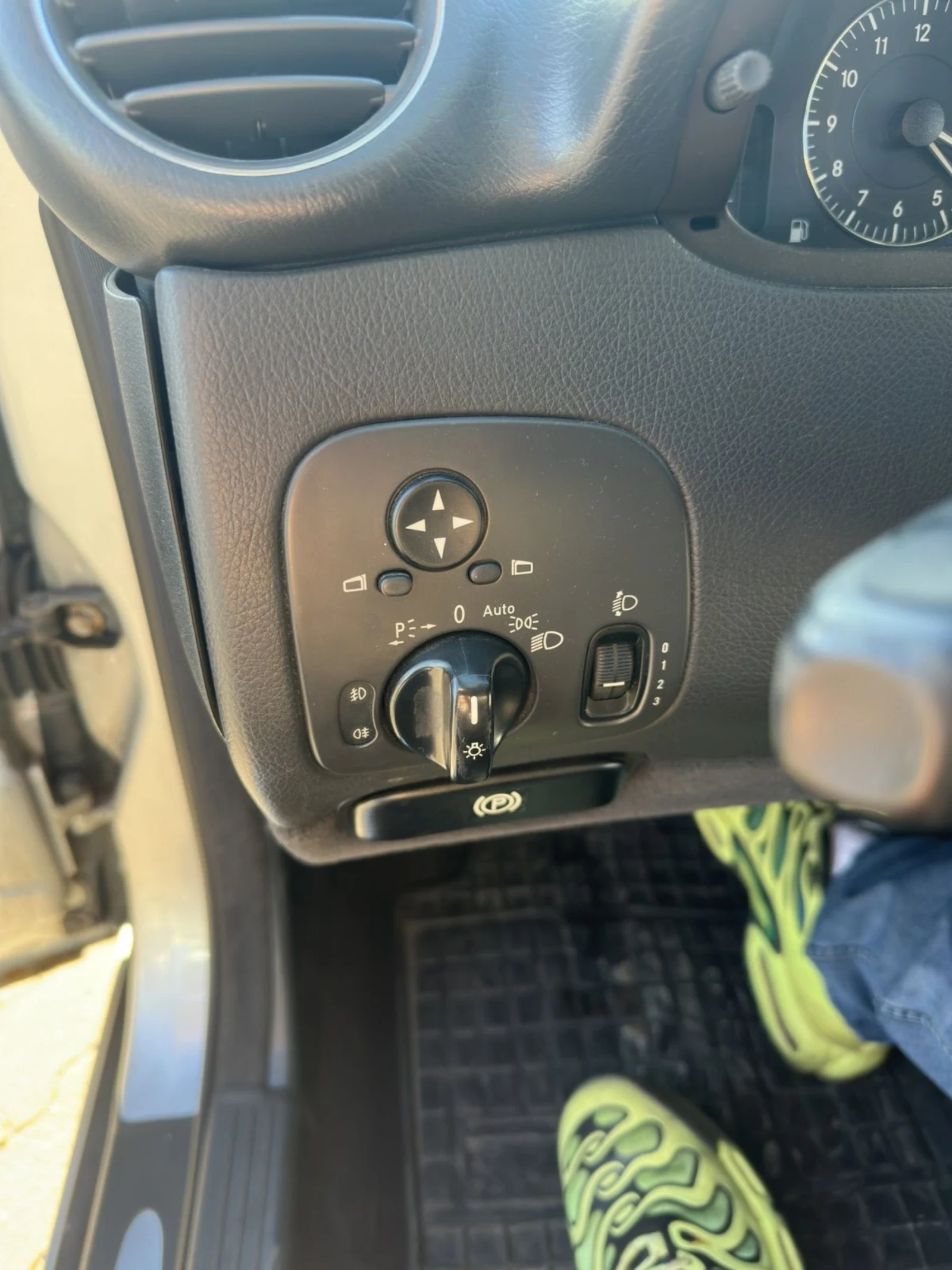 Mercedes-Benz CLK 200 CGI, снимка 14 - Автомобили и джипове - 53728403