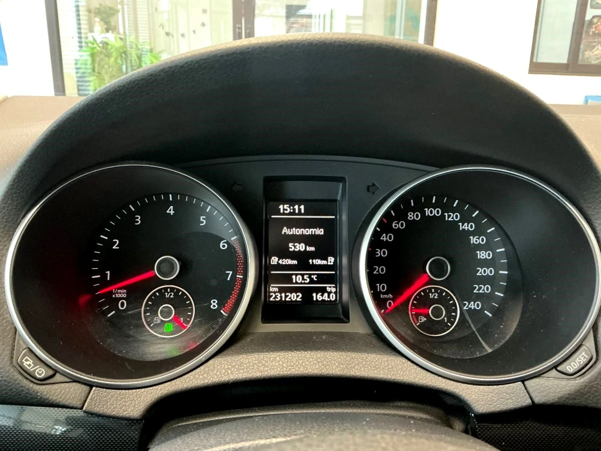 VW Golf VI 1.6 i-BIFuel, снимка 8 - Автомобили и джипове - 54115233