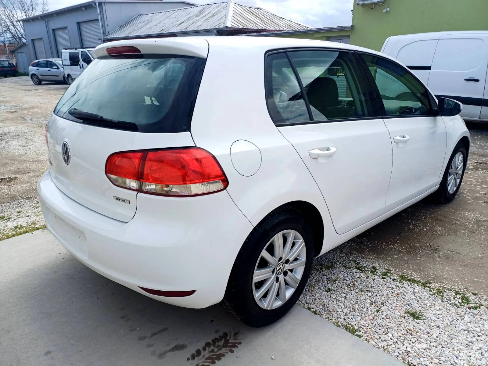 VW Golf VI 1.6 i-BIFuel, снимка 4 - Автомобили и джипове - 54115233