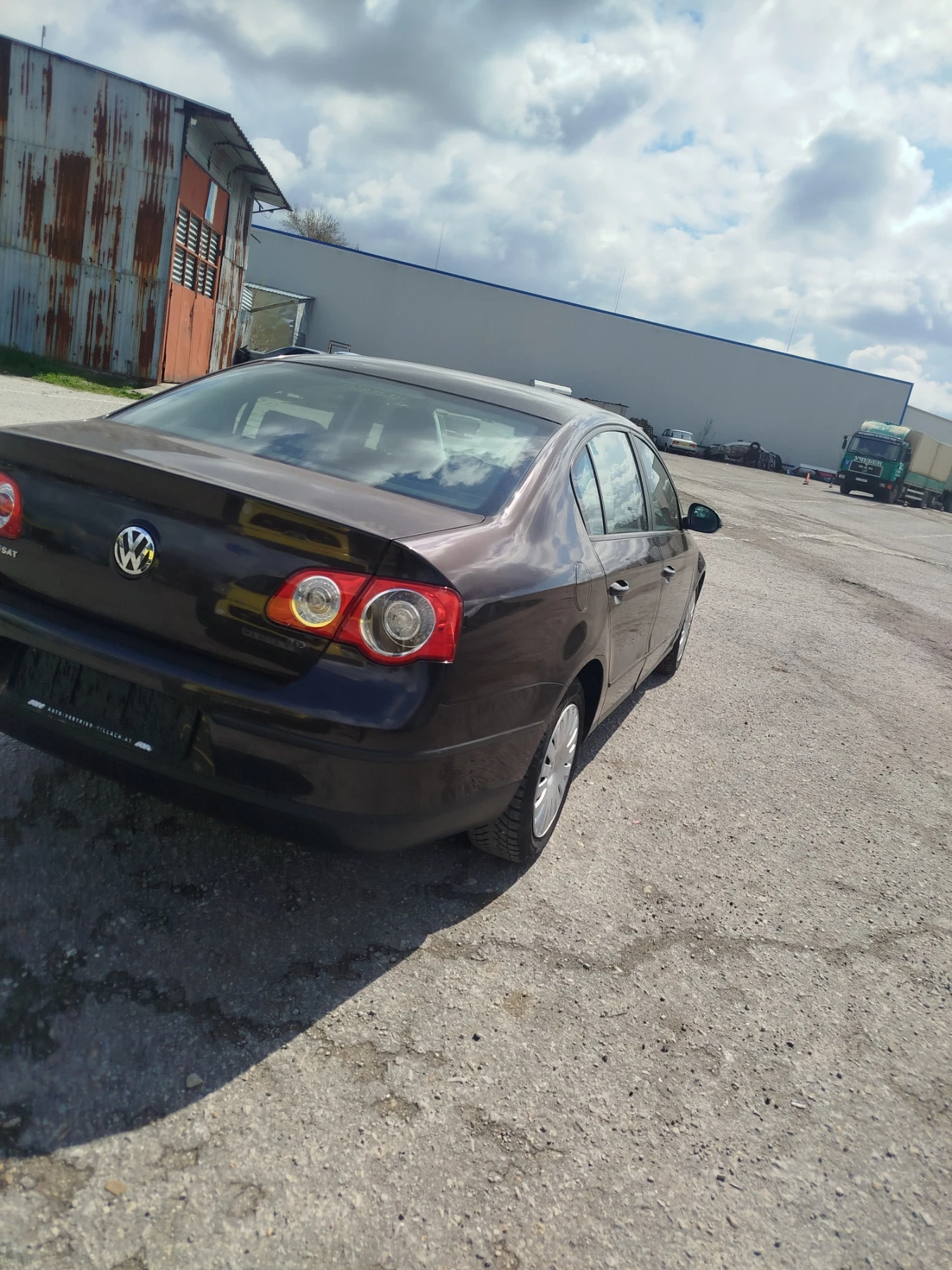 VW Passat 1.9 TDI, снимка 2 - Автомобили и джипове - 54161412