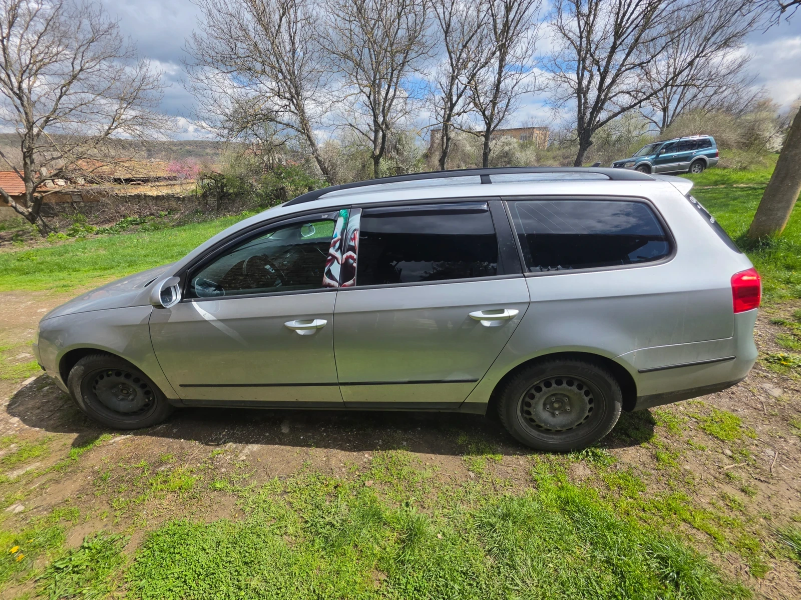 VW Passat 1.9 TDI, снимка 3 - Автомобили и джипове - 54184628