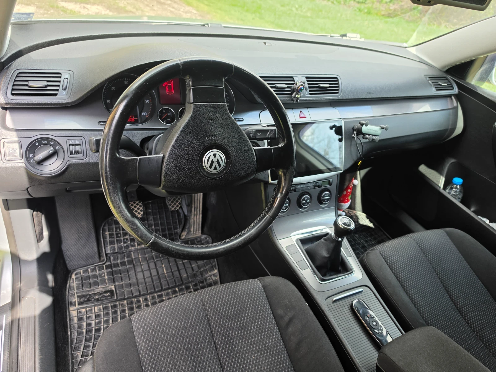VW Passat 1.9 TDI, снимка 6 - Автомобили и джипове - 54184628