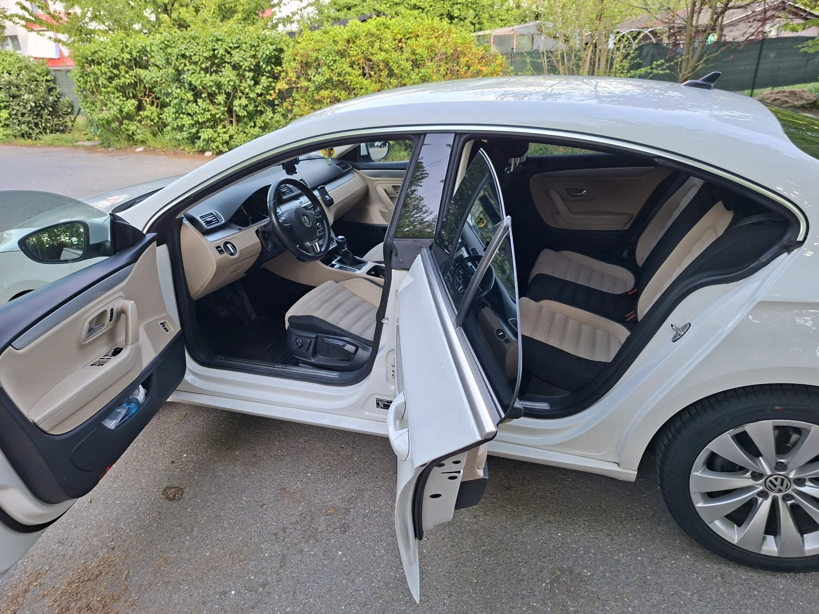 VW CC 170кс Ръчка, снимка 11 - Автомобили и джипове - 54806760